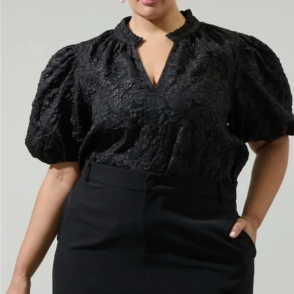 NWT Sugarlips Black Jacquard Split Neck Top - Picture 3 of 8